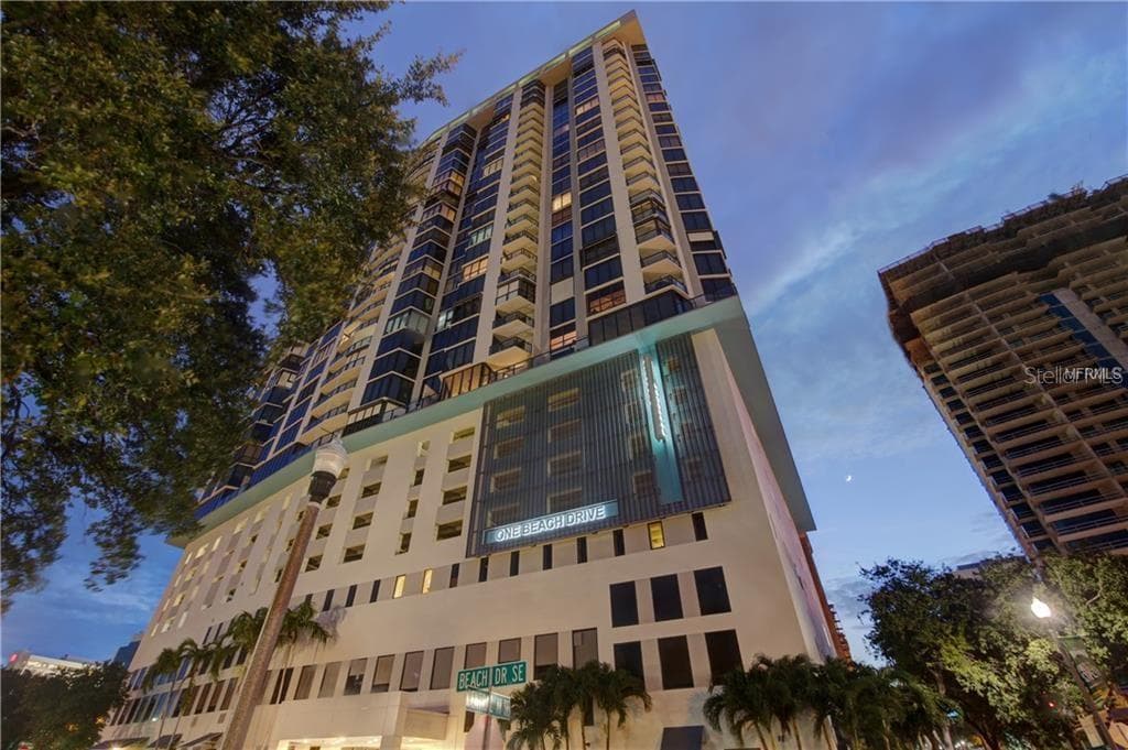 1 BEACH DRIVE SE UNIT 2503/04