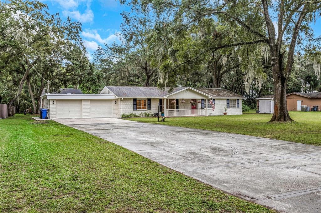 15901 MANNING DRIVE TAMPA, FL 33613