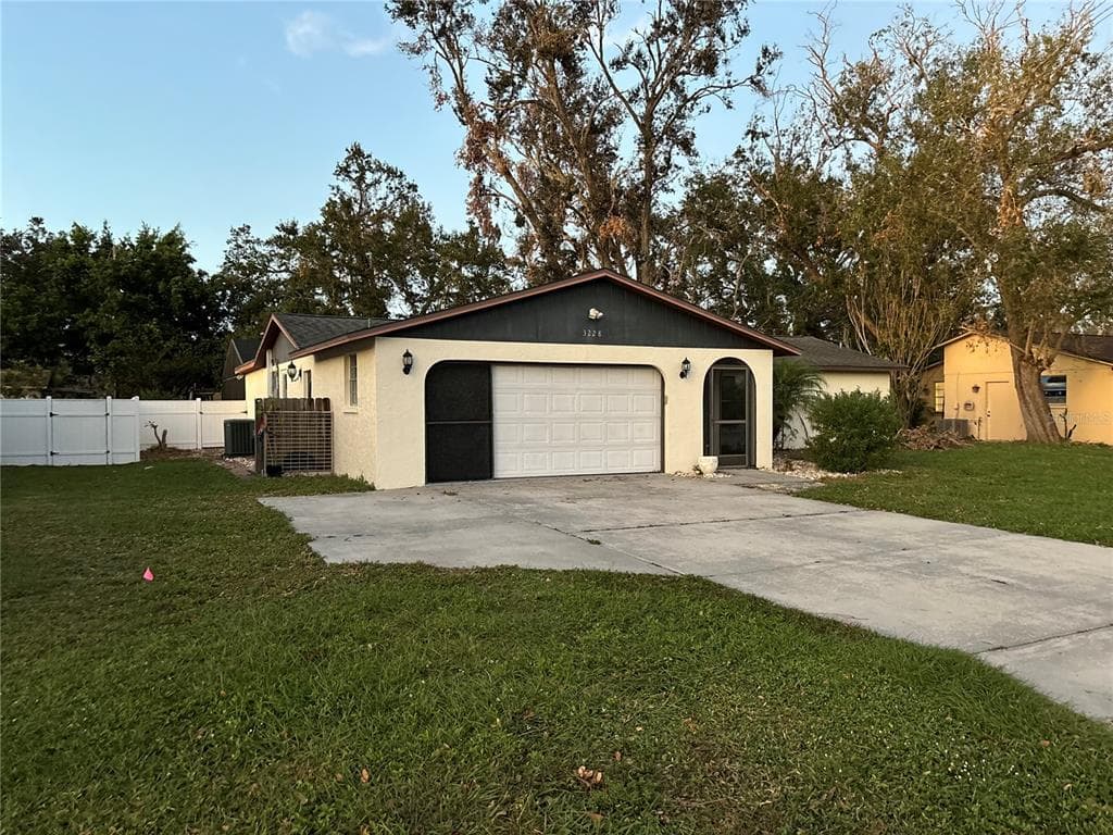 3228 VILLAGE LANE SARASOTA, FL 34235