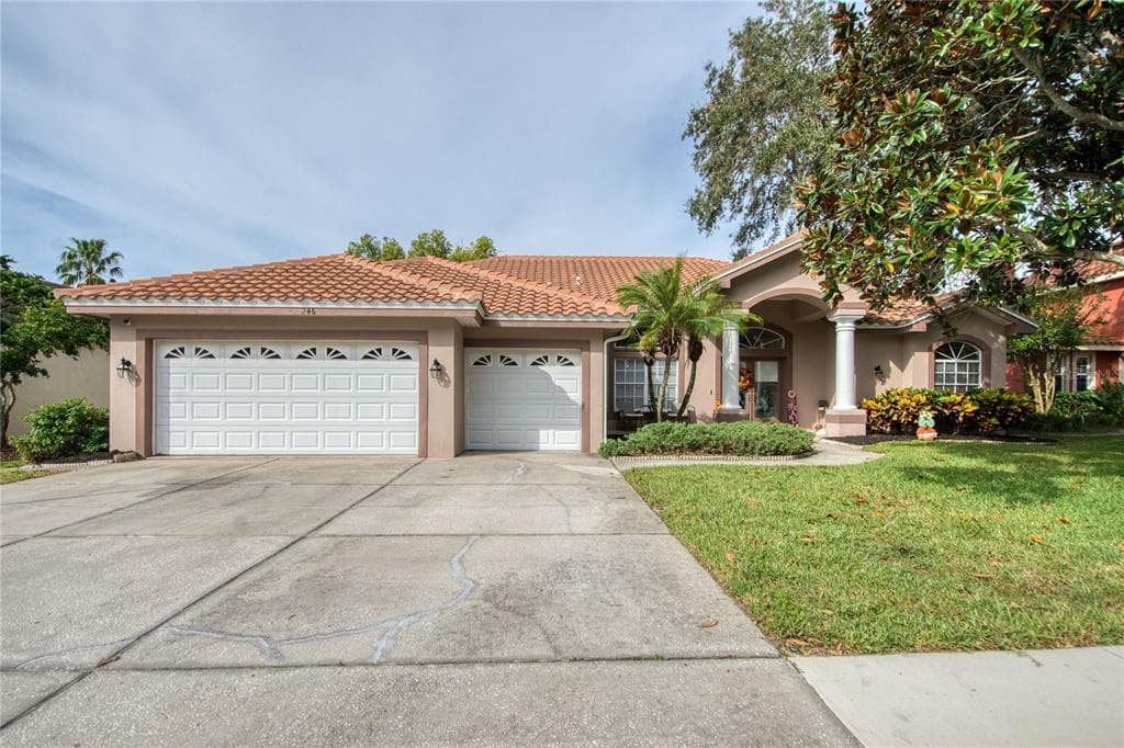 246 OLD OAK CIRCLE PALM HARBOR, FL 34683