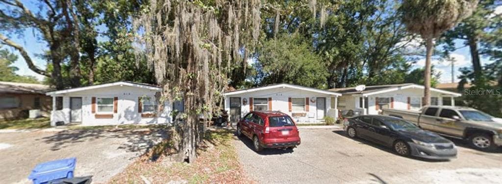 916 E 122ND AVENUE TAMPA, FL 33612