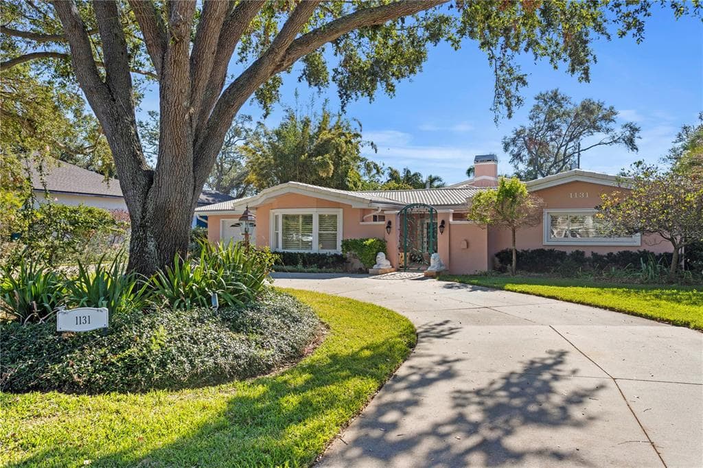 1131 SNELL ISLE BOULEVARD NE ST PETERSBURG, FL 33704