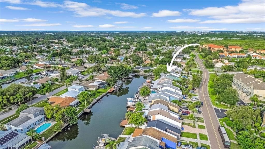 8713 BAY POINTE DRIVE TAMPA, FL 33615