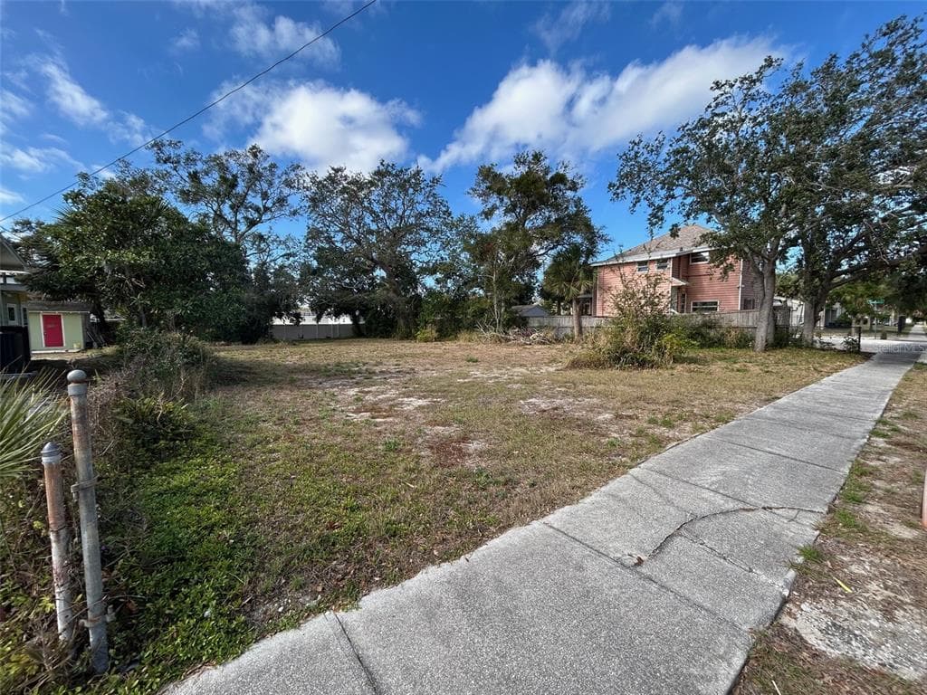 N RING AVENUE TARPON SPRINGS, FL 34689