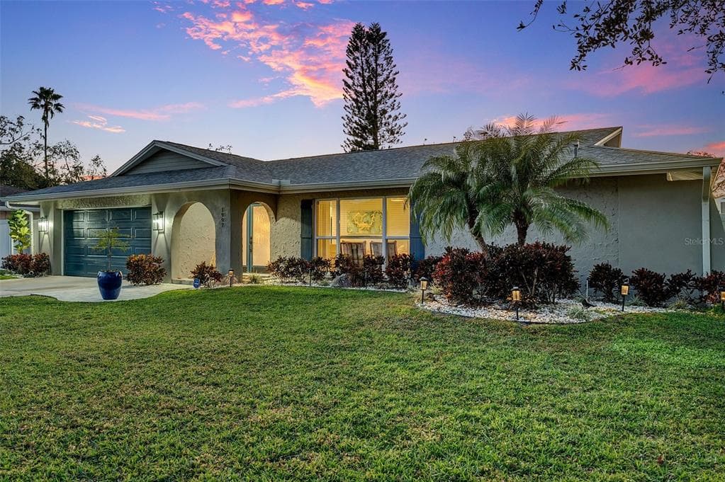 1997 ARVIS CIRCLE E CLEARWATER, FL 33764