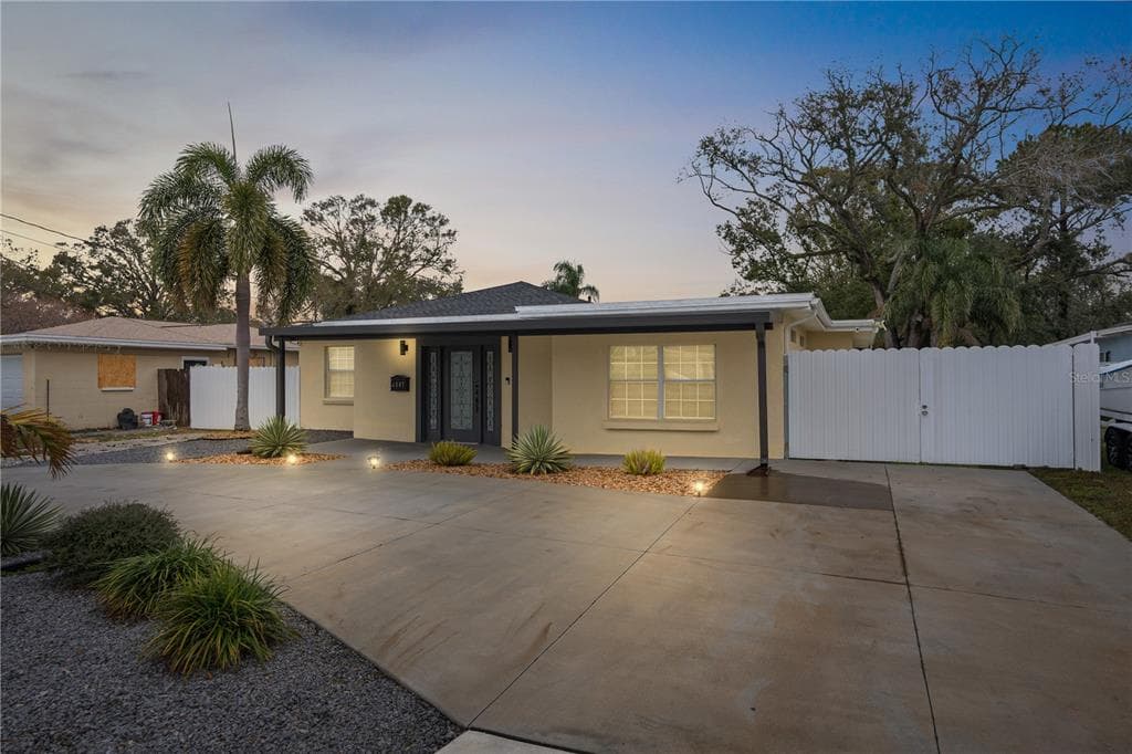 1807 W CRAWFORD STREET TAMPA, FL 33604