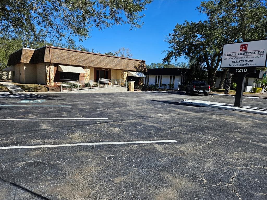 1218 OAKFIELD DRIVE