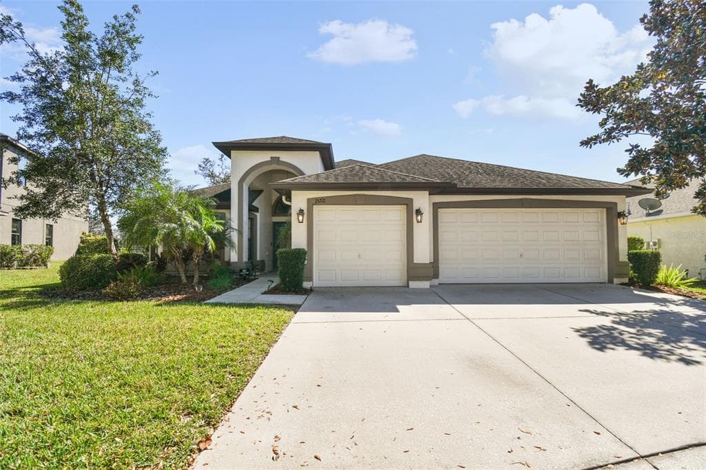 15721 STARLING WATER DRIVE LITHIA, FL 33547