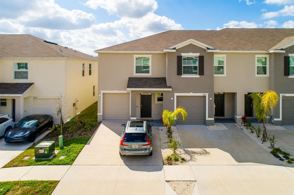 9258 ROCK HARBOUR WAY TAMPA, FL 33637