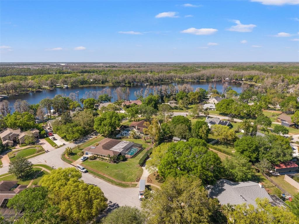 20315 MID COURT LUTZ, FL 33558