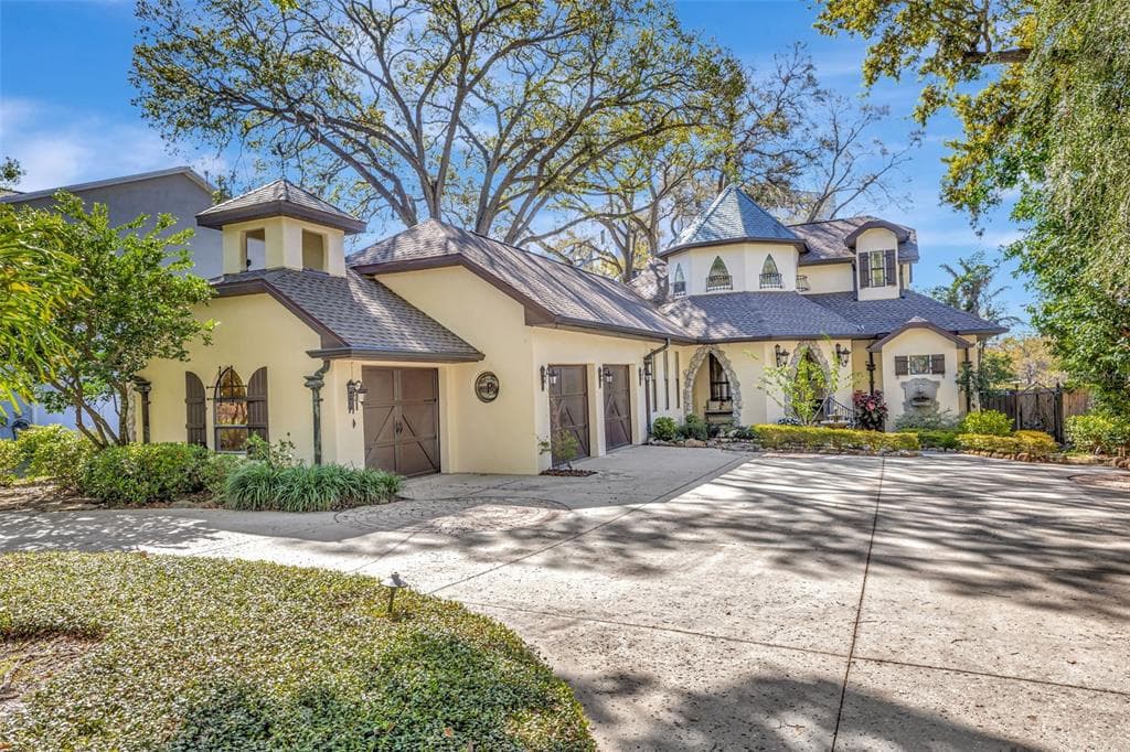 1108 W CHARTER STREET TAMPA, FL 33602