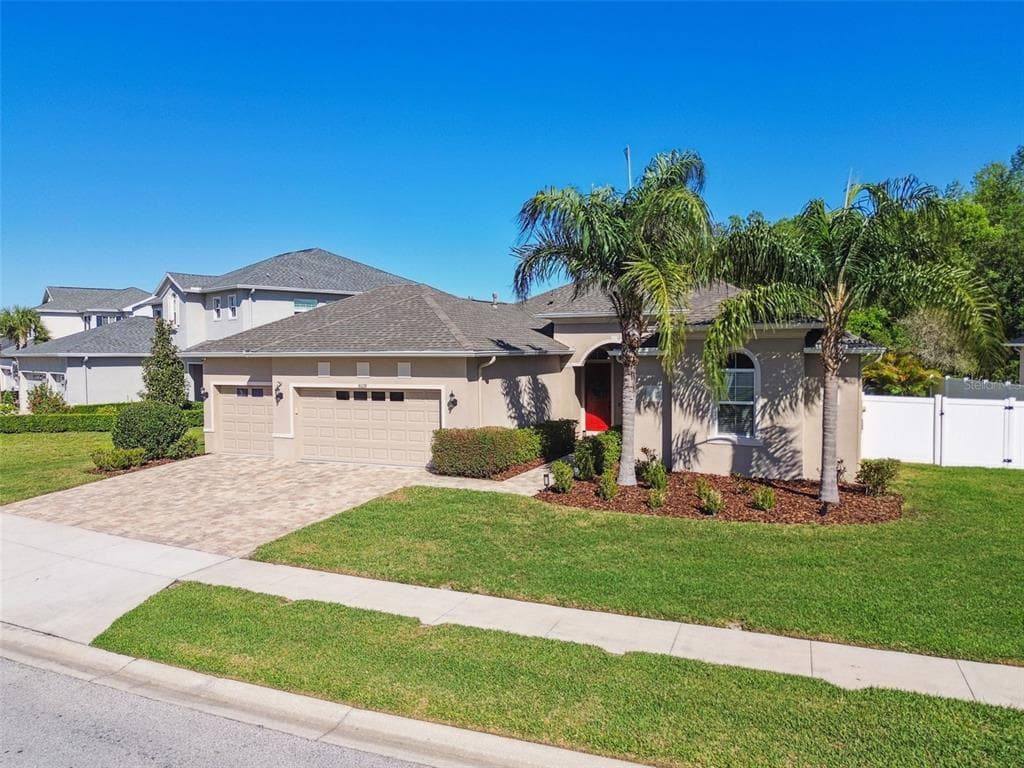 8628 EAGLE BROOK DRIVE LAND O LAKES, FL 34638