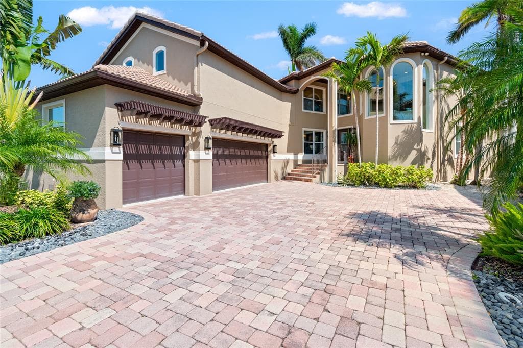 6315 MARBELLA BOULEVARD APOLLO BEACH, FL 33572