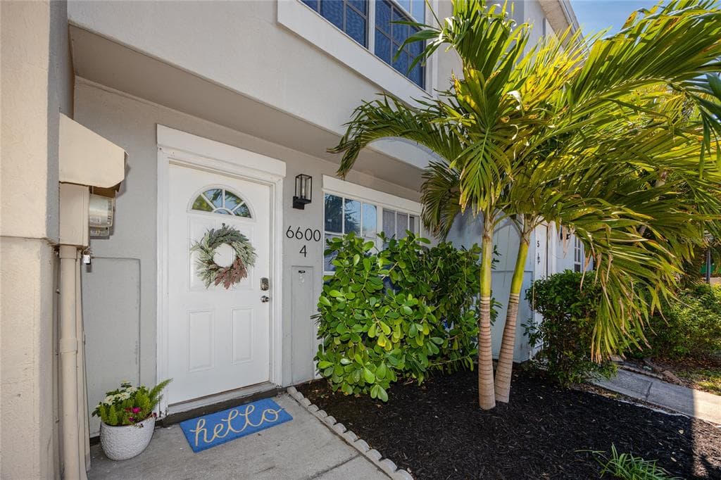 6600 121ST AVENUE UNIT 4 LARGO, FL 33773