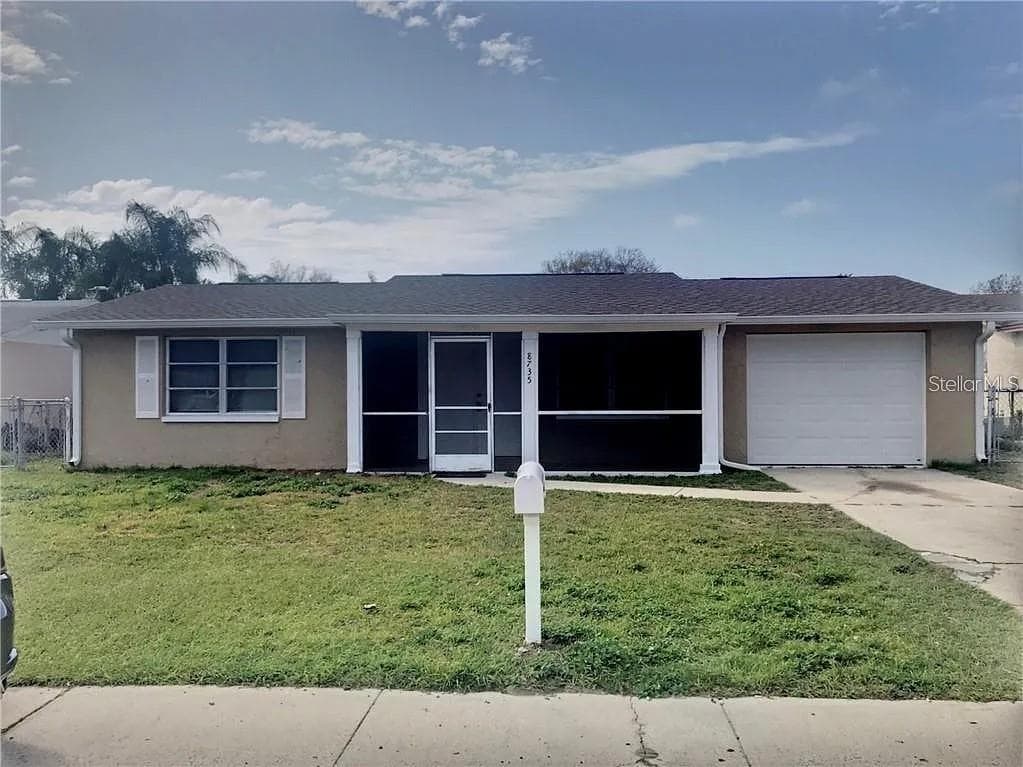 8735 VELVET DRIVE PORT RICHEY, FL 34668