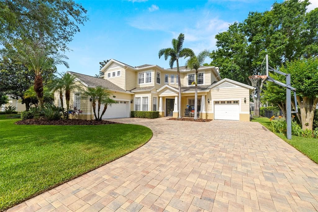 2207 CLIMBING IVY DRIVE TAMPA, FL 33618