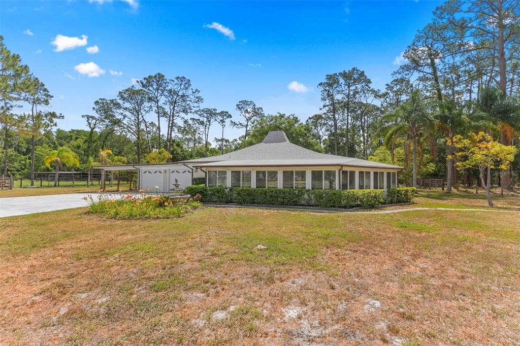 495 APPALOOSA ROAD TARPON SPRINGS, FL 34688