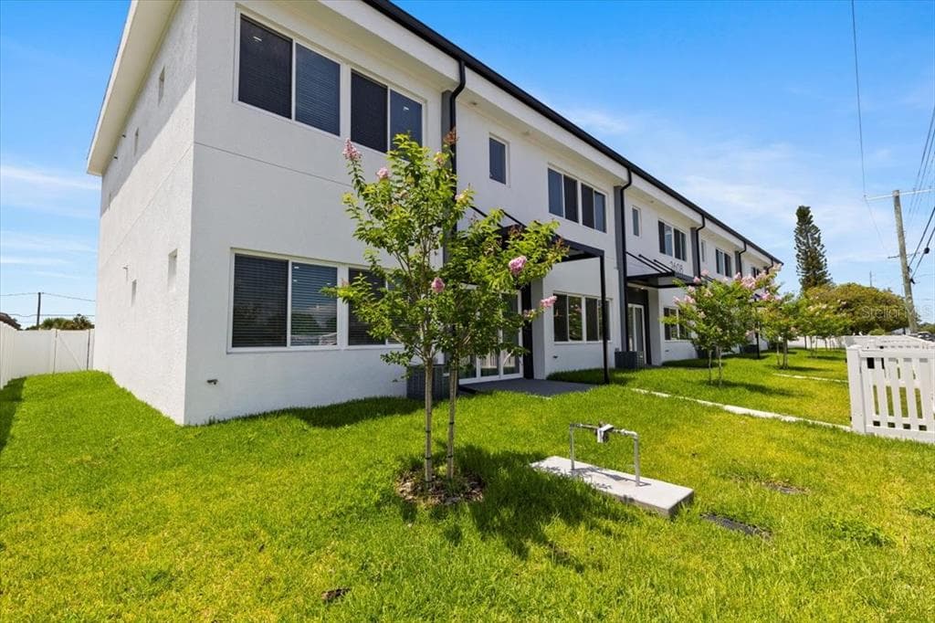 2608 W COLUMBUS DRIVE UNIT 5 TAMPA, FL 33607