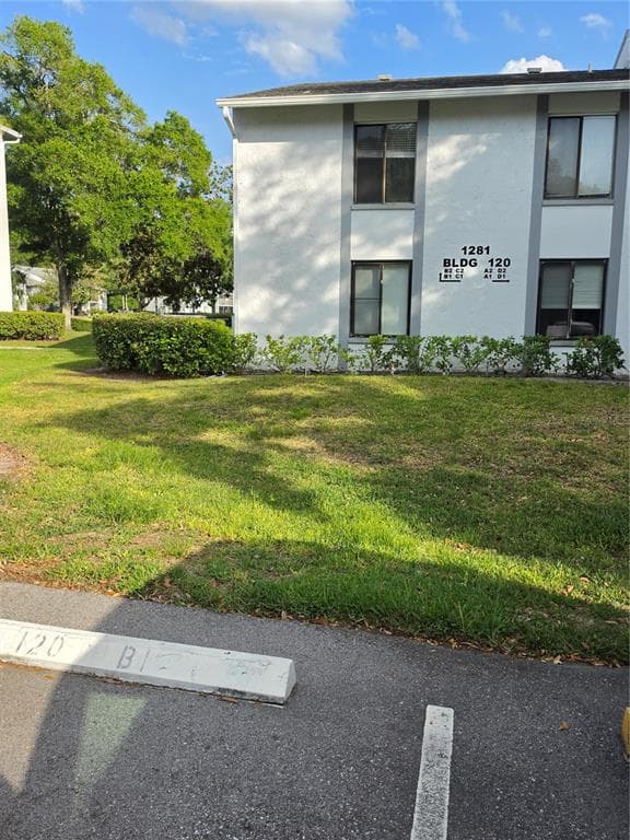 1281 PINE RIDGE CIRCLE E UNIT B1 TARPON SPRINGS, FL 34688