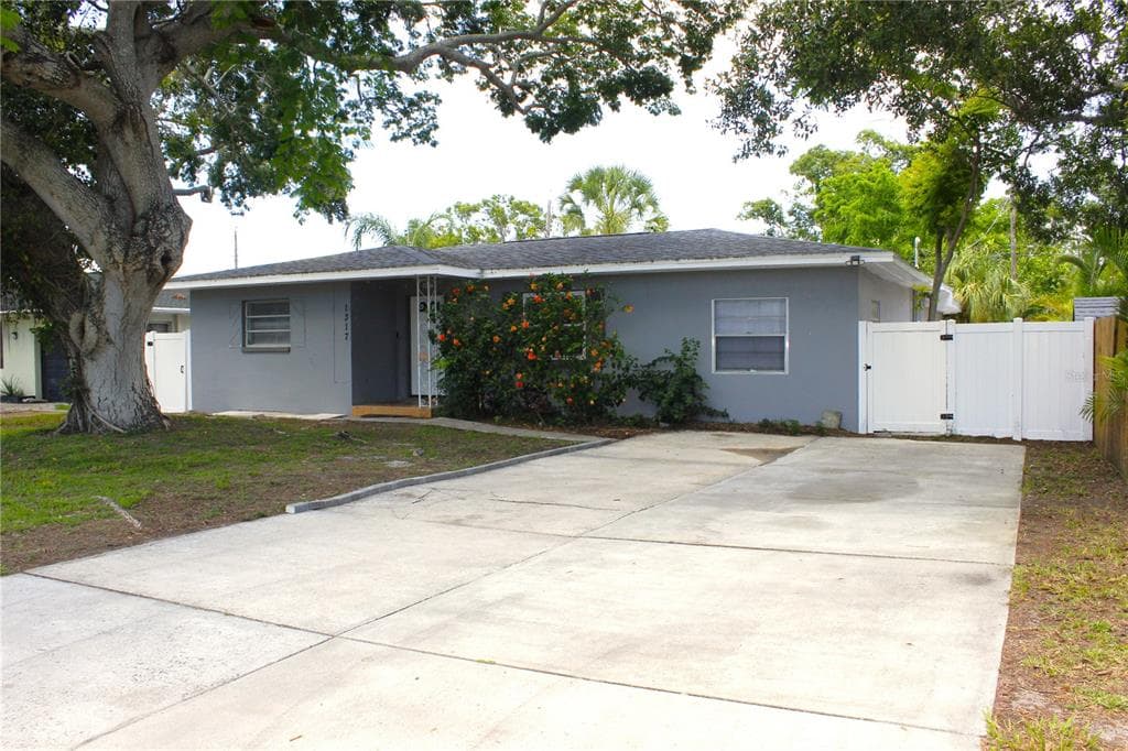 1317 S BETTY LANE CLEARWATER, FL 33756