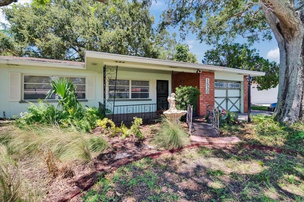 1530 ERIN LANE CLEARWATER, FL 33755