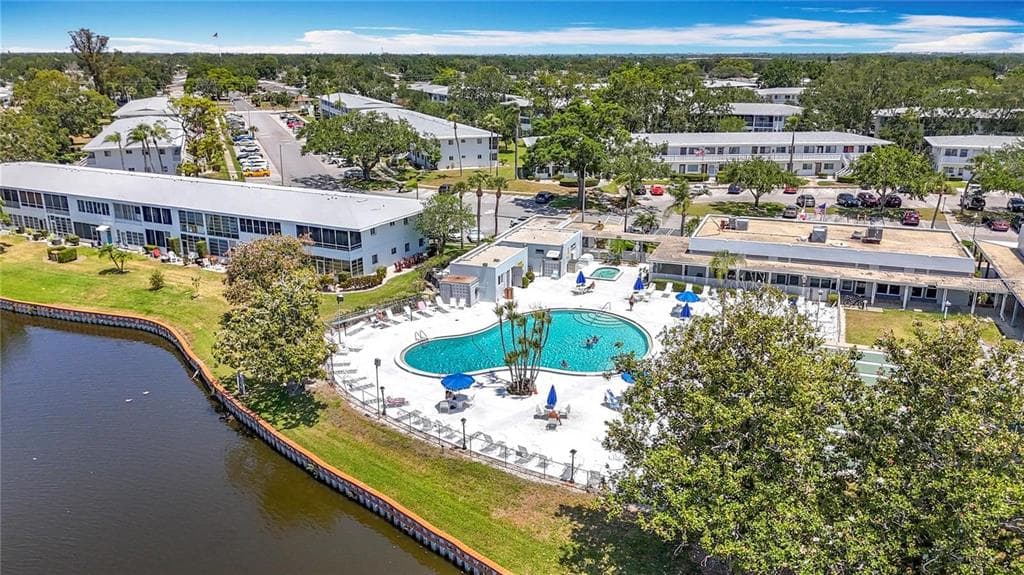 8305 111TH STREET UNIT 108 SEMINOLE, FL 33772