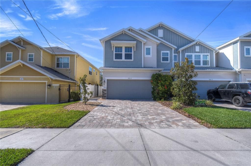 303 S ARRAWANA AVENUE UNIT 3