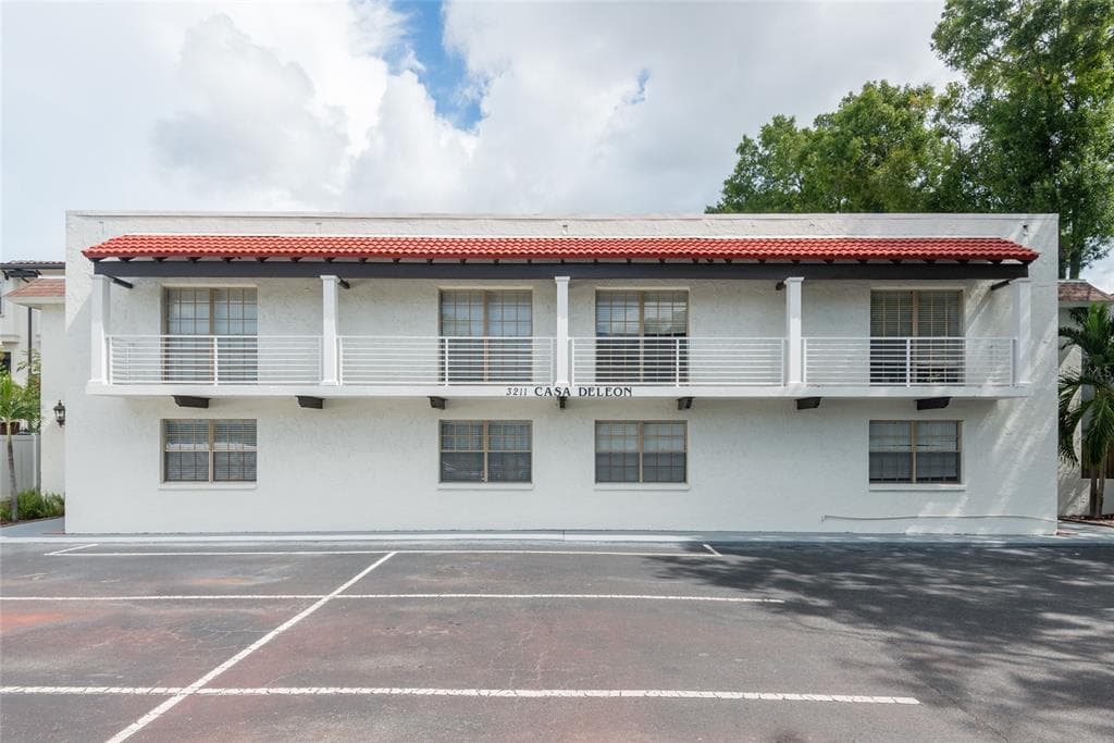 3211 W DE LEON STREET UNIT 9 TAMPA, FL 33609