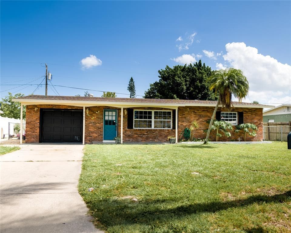 2106 25TH AVENUE W BRADENTON, FL 34205