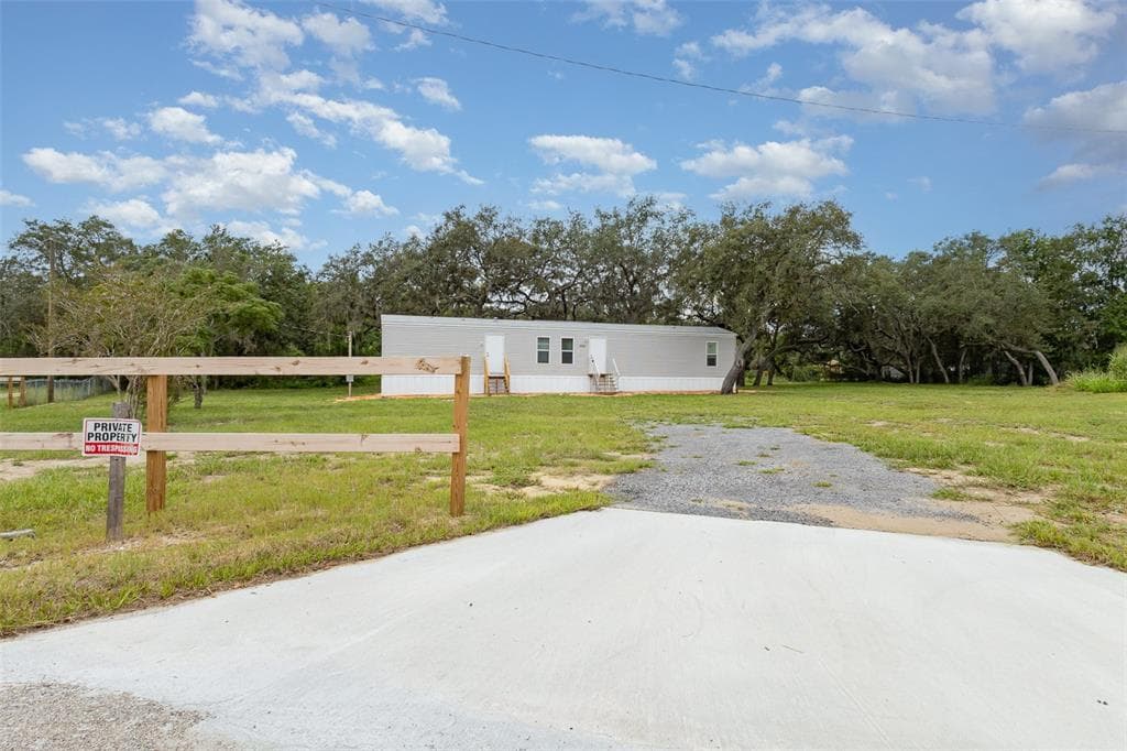 2592 FAST TROT TRAIL LAKE WALES, FL 33898