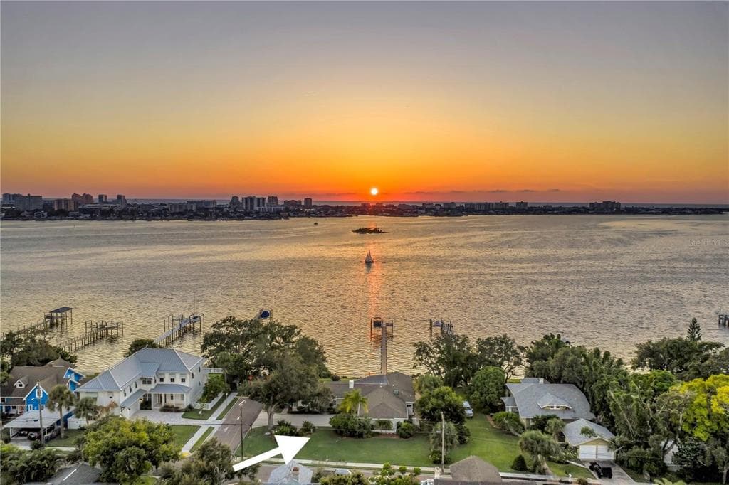1600 SUNSET DRIVE CLEARWATER, FL 33755