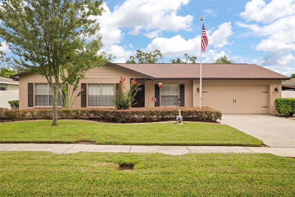 13211 MORAN DRIVE TAMPA, FL 33618