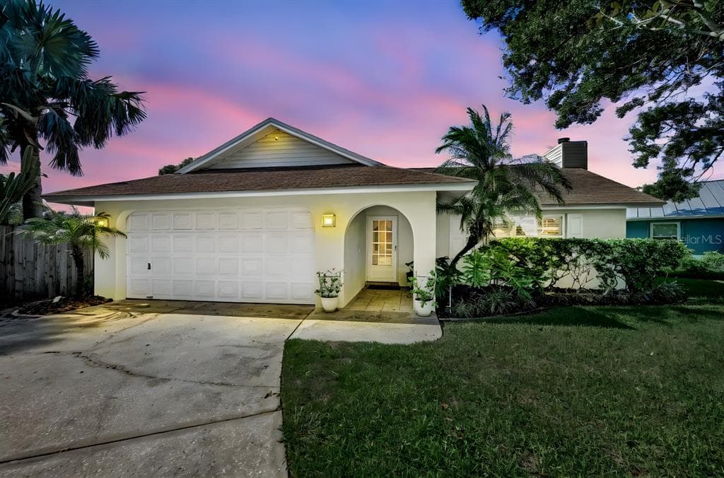 8840 MAGNOLIA PLACE SEMINOLE, FL 33777