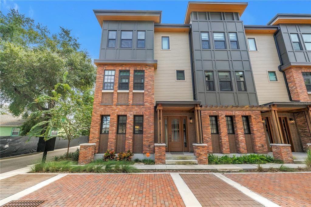 409 E OAK AVENUE UNIT 9 TAMPA, FL 33602