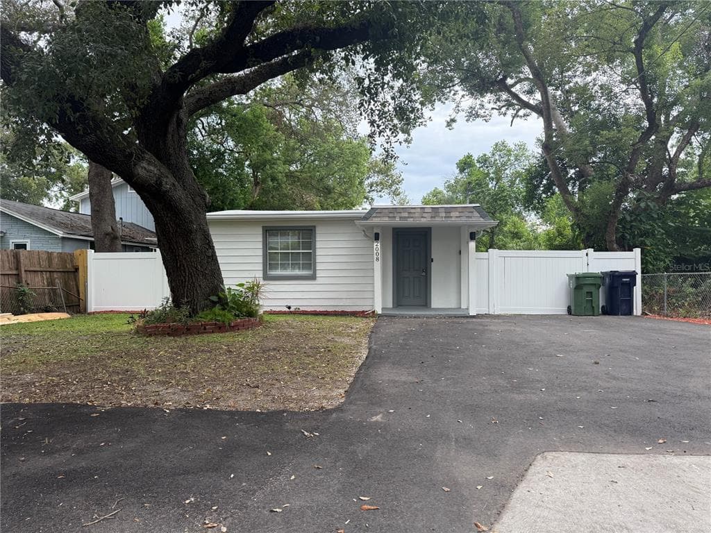 2008 E ANNIE STREET TAMPA, FL 33612