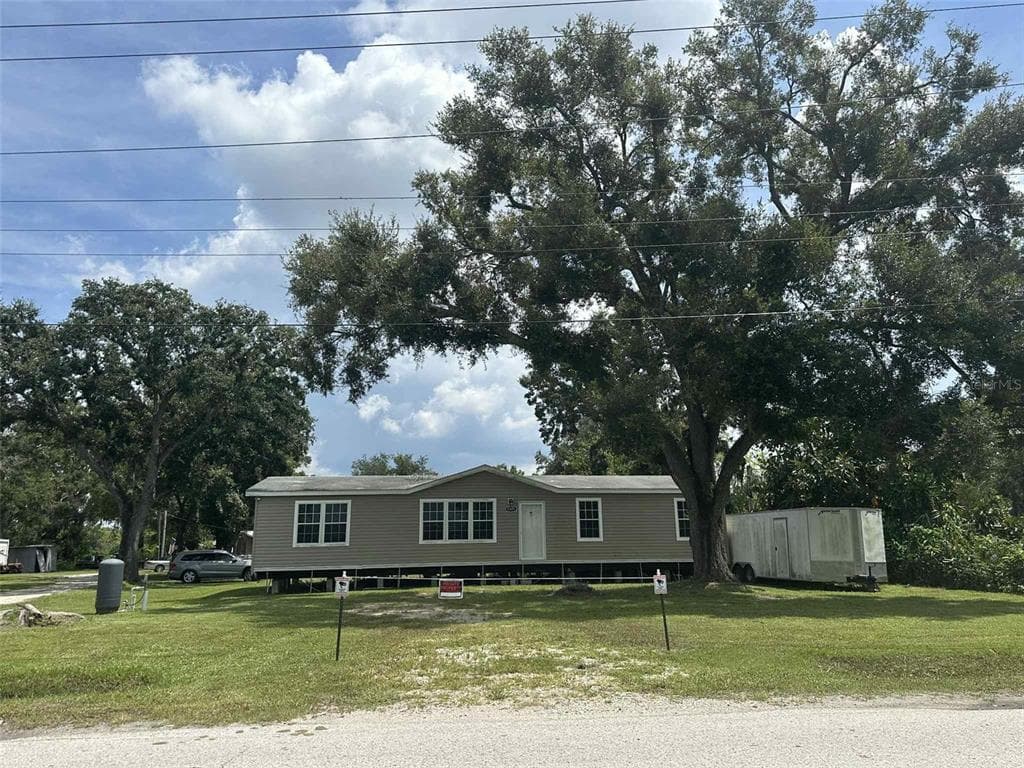 5505 MAPLE LANE TAMPA, FL 33610