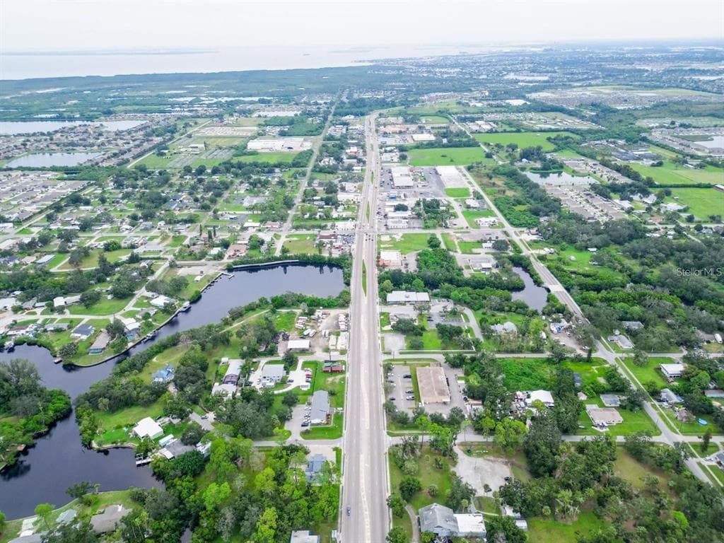 301 N US HIGHWAY 41 RUSKIN, FL 33570