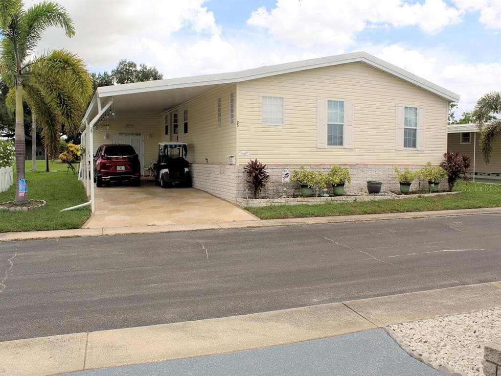25 THATCH PALM STREET W LARGO, FL 33770