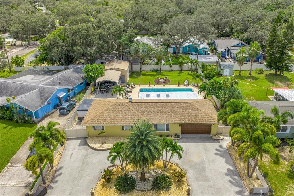 10922 52ND AVENUE N ST PETERSBURG, FL 33708
