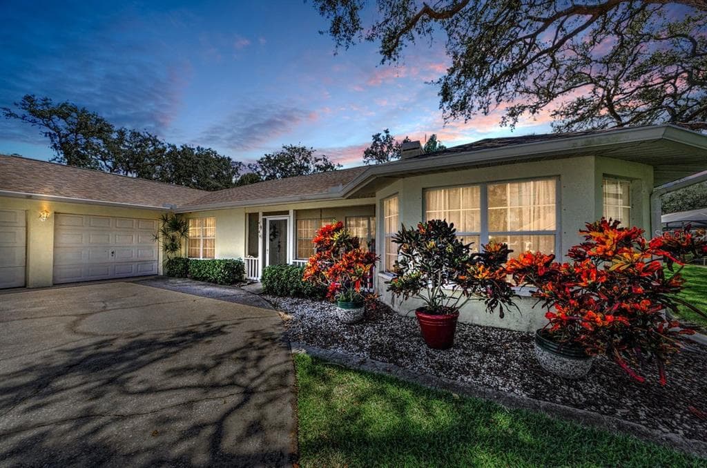 1611 GULF BEACH BOULEVARD TARPON SPRINGS, FL 34689