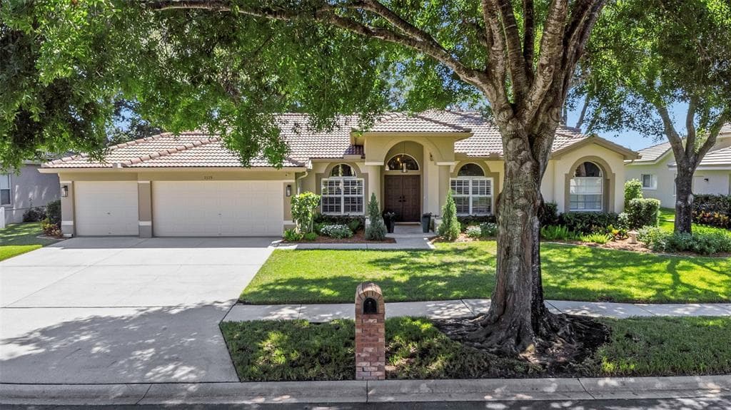 1115 KINGS WAY LANE TARPON SPRINGS, FL 34688