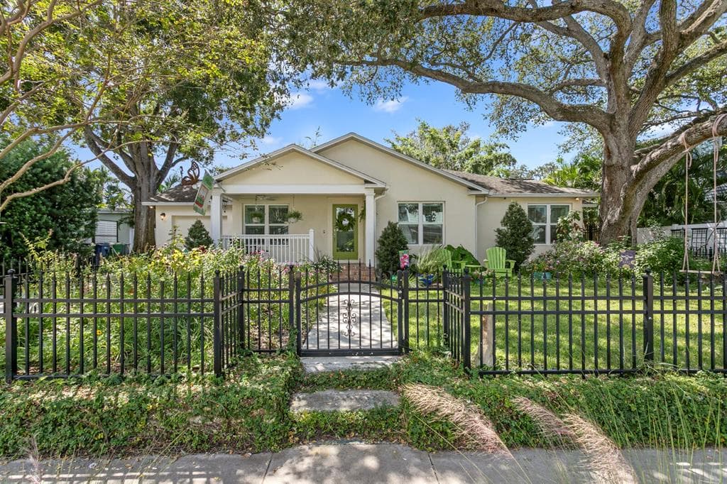 3910 W TACON STREET TAMPA, FL 33629