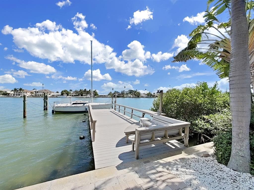 339 BATH CLUB BOULEVARD S