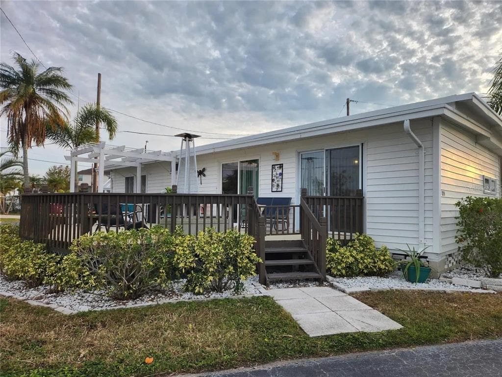 236 CAROL DRIVE UNIT 236 SEMINOLE, FL 33772