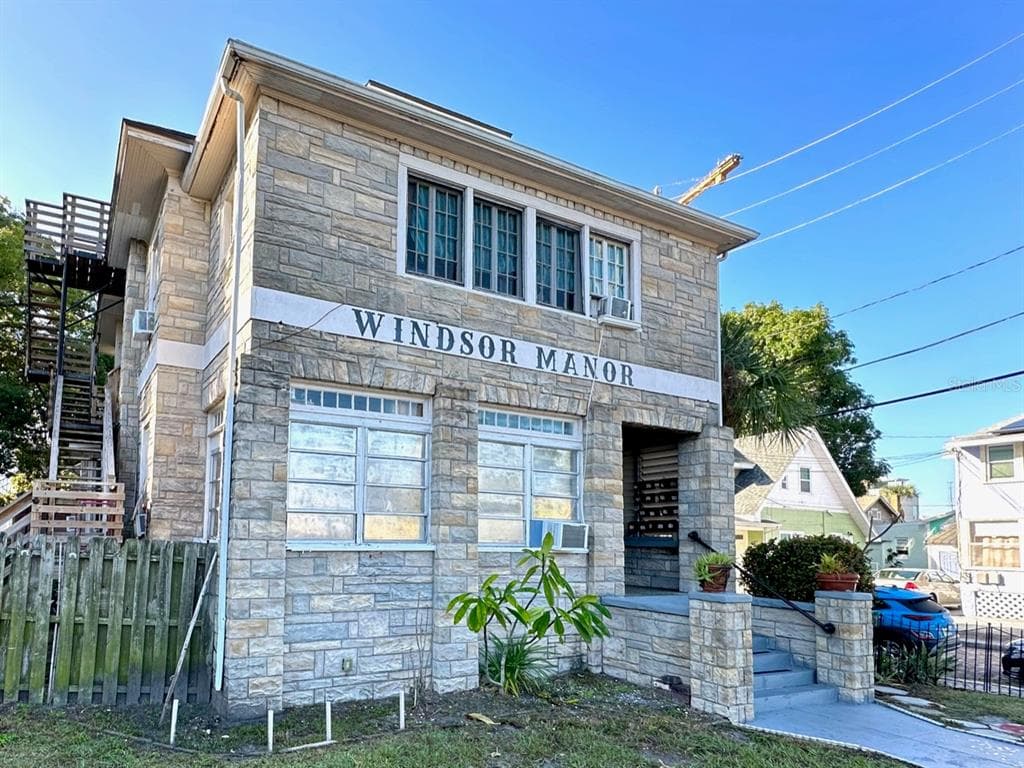 730 4TH AVENUE N UNIT 2A ST PETERSBURG, FL 33701