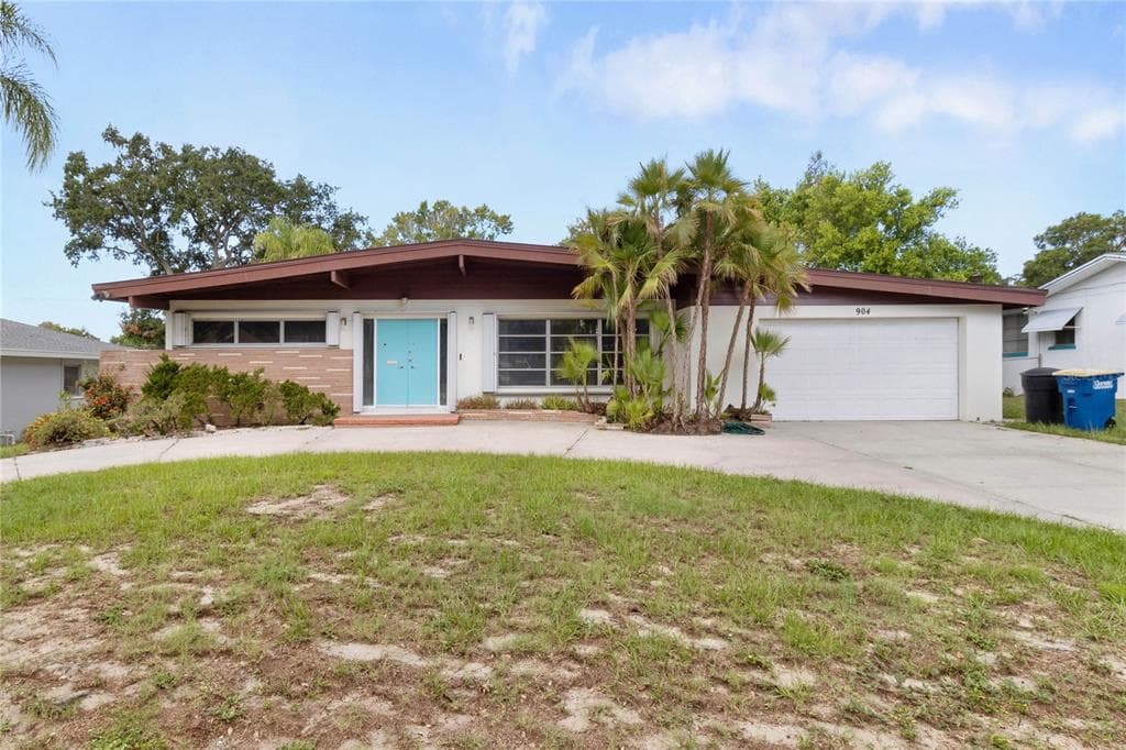 904 S SAN REMO AVENUE CLEARWATER, FL 33756
