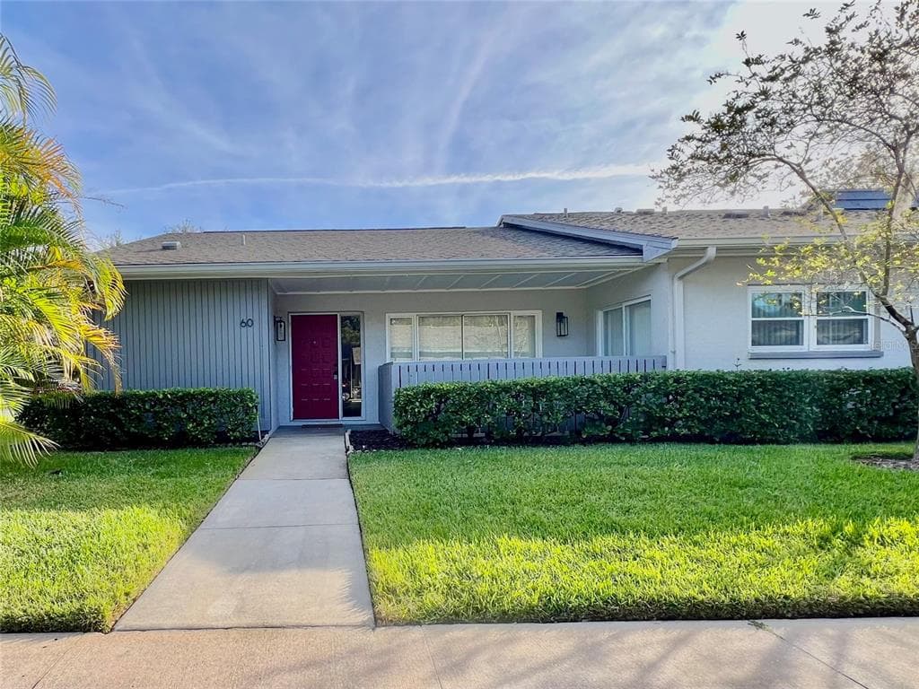 60 IRIS PLACE OLDSMAR, FL 34677