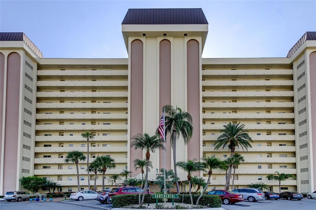 4775 COVE CIRCLE UNIT 1008 ST PETERSBURG, FL 33708