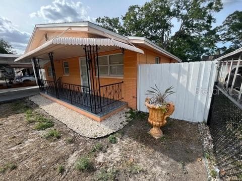 2010 E GENESEE STREET TAMPA, FL 33610