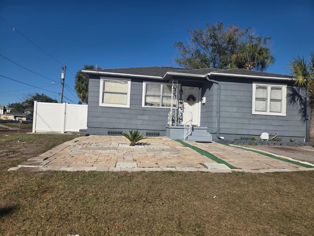 2737 W SPRUCE STREET TAMPA, FL 33607
